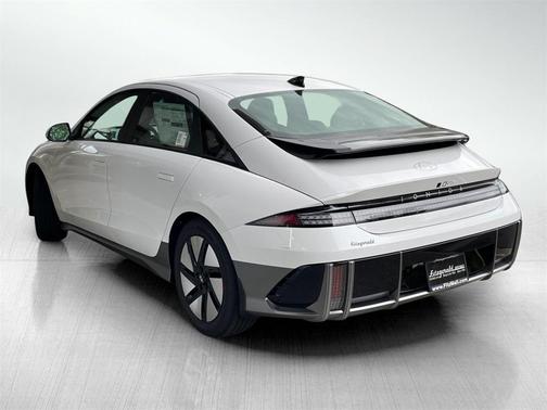 2025 Hyundai IONIQ 6 SE Standard Range