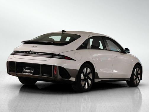 2025 Hyundai IONIQ 6 SE Standard Range