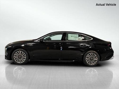 2025 Hyundai SONATA Hybrid SE
