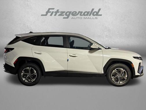 2026 Hyundai TUCSON Hybrid Blue SE