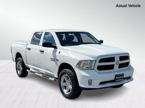 Photo 1 of 34 of 2014 RAM 1500 Tradesman/Express