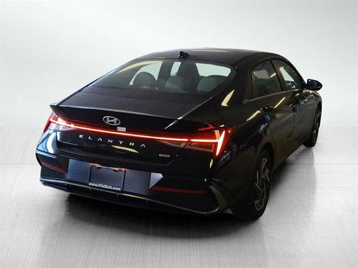 2025 Hyundai ELANTRA HEV Limited