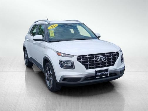 2024 Hyundai VENUE SEL