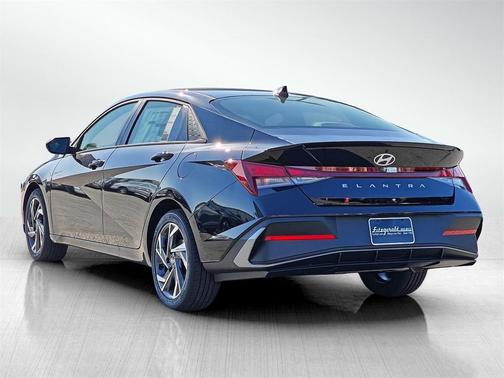 2025 Hyundai ELANTRA Sport