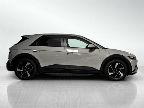 2026 Hyundai IONIQ 5 SE