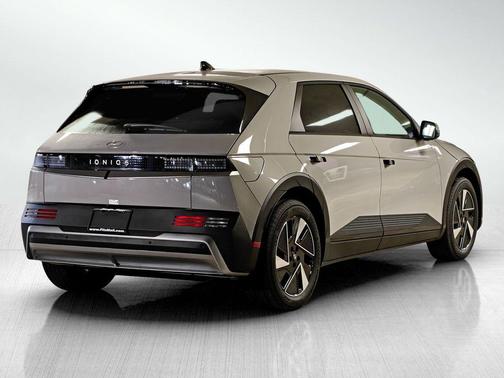 2026 Hyundai IONIQ 5 SE