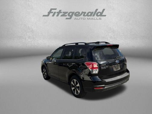 Crystal Black Silica 2017 Subaru Forester 2.5i Limited