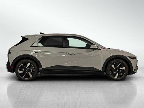 2025 Hyundai IONIQ 5 SE