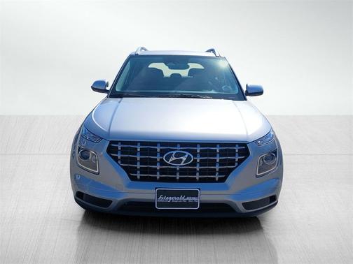 2024 Hyundai VENUE SEL