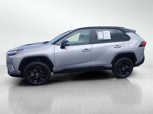2022 Toyota RAV4 Hybrid SE