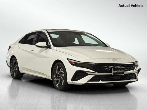 2025 Hyundai ELANTRA SEL