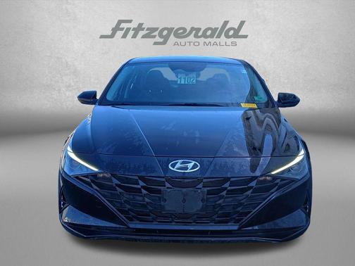 Onyx Black 2023 Hyundai ELANTRA SE