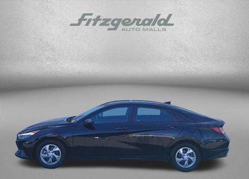 Onyx Black 2023 Hyundai ELANTRA SE