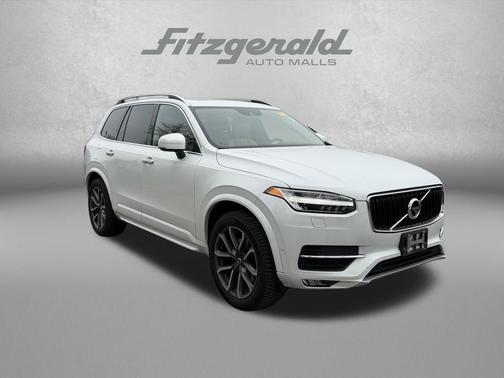 2016 Volvo XC90 T6 Momentum