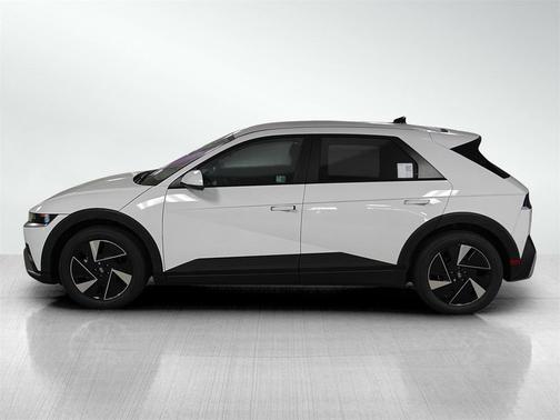 2025 Hyundai IONIQ 5 SE