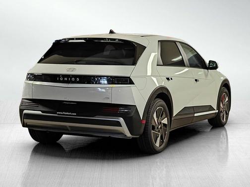 2025 Hyundai IONIQ 5 SE
