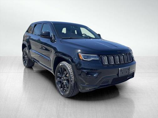 2022 Jeep Grand Cherokee Laredo