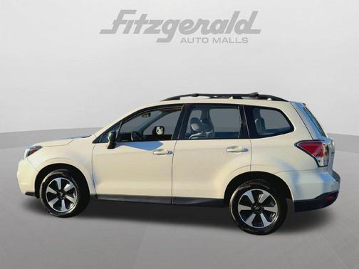 Crystal White Pearl 2018 Subaru Forester 2.5i