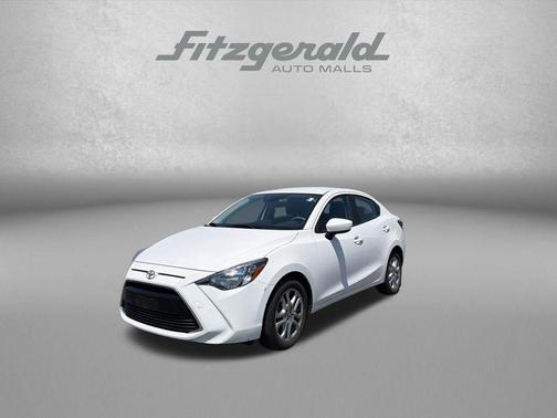 Frost 2018 Toyota Yaris iA Base