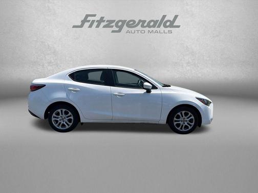 Frost 2018 Toyota Yaris iA Base