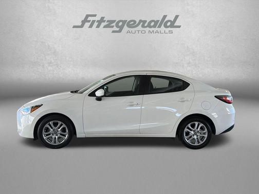 Frost 2018 Toyota Yaris iA Base