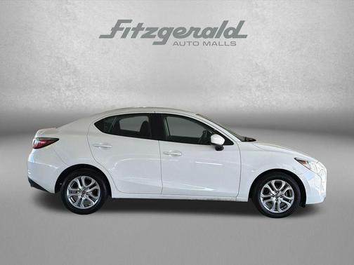 Frost 2018 Toyota Yaris iA Base