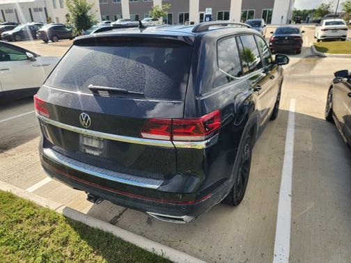 Deep Black Pearl Effect 2023 Volkswagen Atlas 3.6 SE w/ Technology