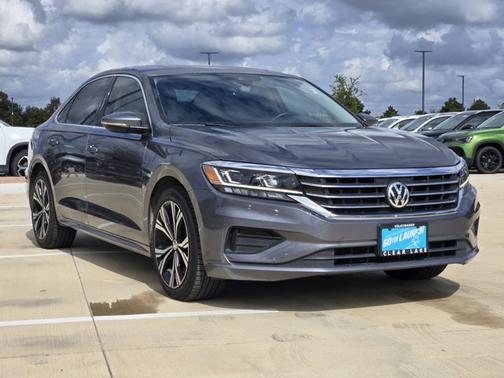 2022 Volkswagen Passat 2.0T SE