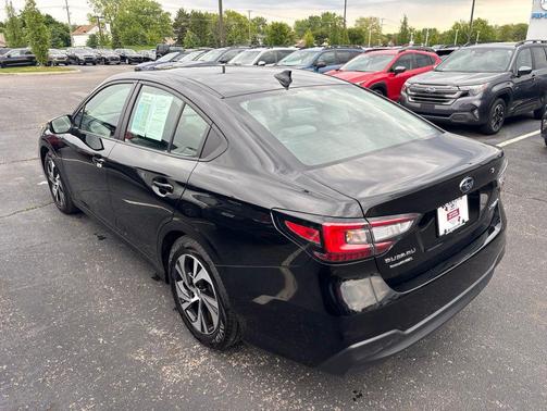 Crystal Black Silica 2025 Subaru Legacy Premium