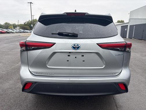 2022 Toyota Highlander Hybrid LE