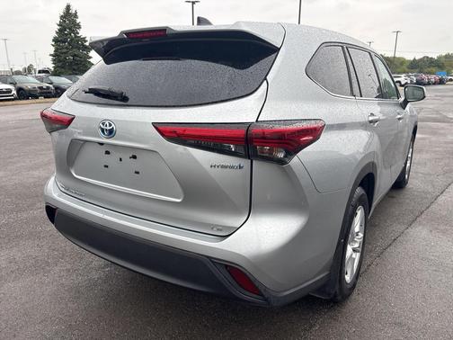 2022 Toyota Highlander Hybrid LE