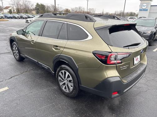 2025 Subaru Outback Premium
