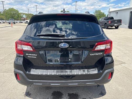 Crystal Black Silica 2019 Subaru Outback 2.5i Touring