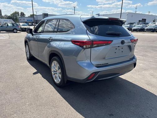 2022 Toyota Highlander Hybrid Limited