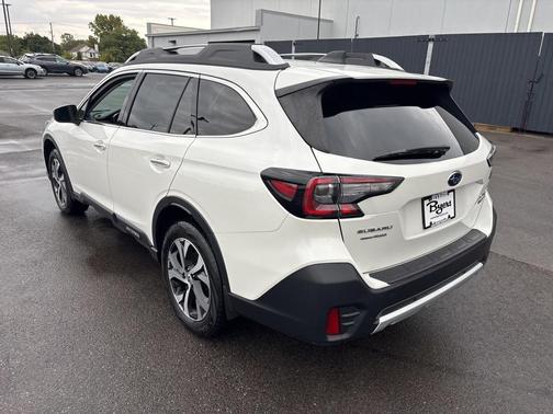 2022 Subaru Outback Touring XT