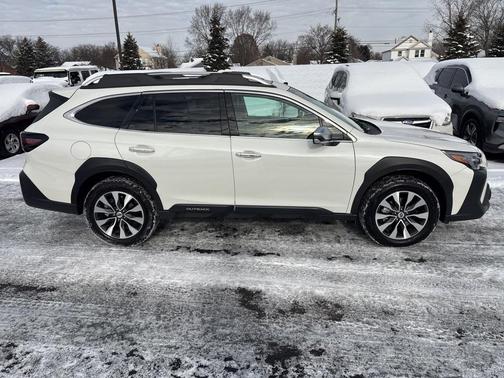 2025 Subaru Outback Touring XT