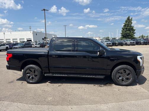 Agate Black Metallic 2022 Ford F-150 Lightning LARIAT