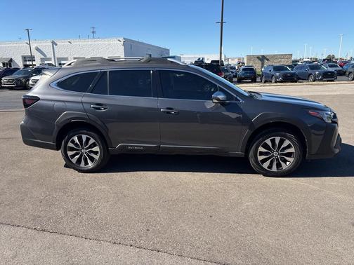 2023 Subaru Outback Touring