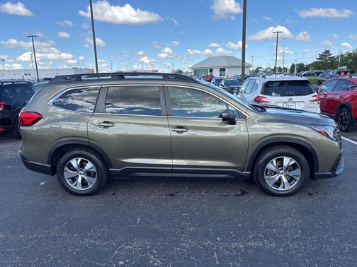 Autumn Green Metallic 2023 Subaru Ascent Premium 8-Passenger