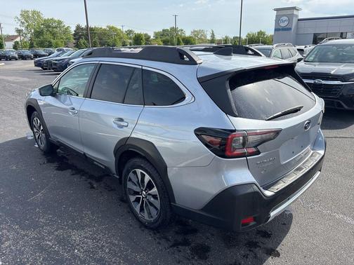 Ice Silver Metallic 2024 Subaru Outback Limited