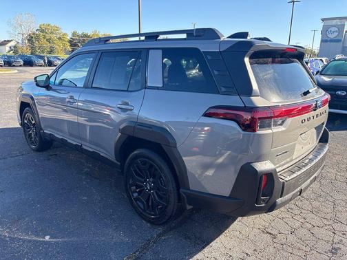 River Rock Pearl 2026 Subaru Outback Limited XT