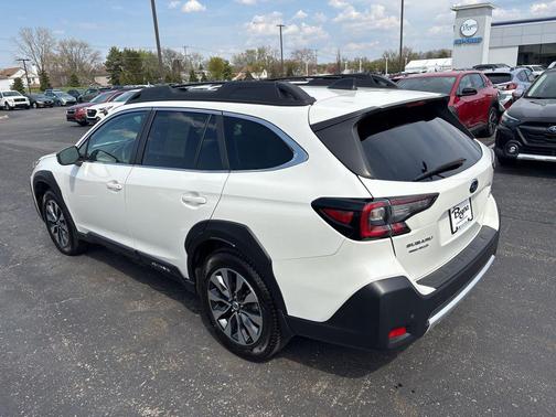 Crystal White Pearl 2024 Subaru Outback Limited