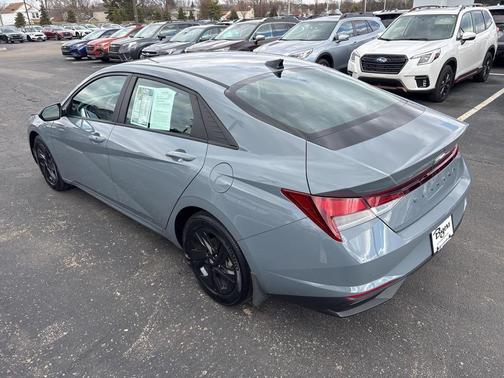 2021 Hyundai ELANTRA SEL