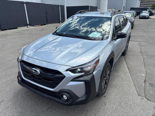 Ice Silver Metallic 2024 Subaru Outback Onyx Edition