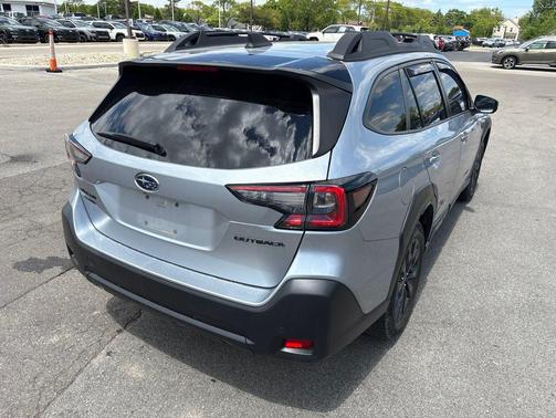 Ice Silver Metallic 2024 Subaru Outback Onyx Edition