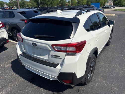 Crystal White Pearl 2019 Subaru Crosstrek 2.0i Premium