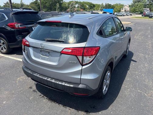 Lunar Silver Metallic 2019 Honda HR-V LX