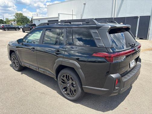 Crystal Black Silica 2026 Subaru Outback Limited XT