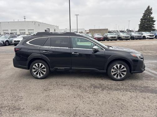 2025 Subaru Outback Touring XT