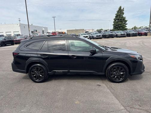 Crystal Black Silica 2024 Subaru Outback Onyx Edition XT